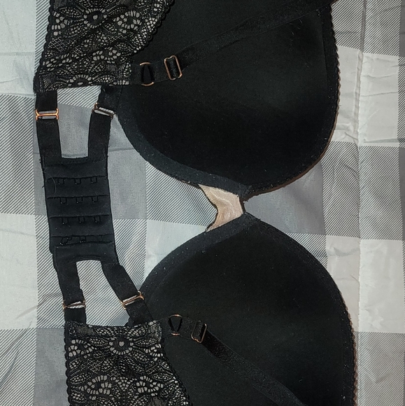 VS Bra - Picture 2 of 4
